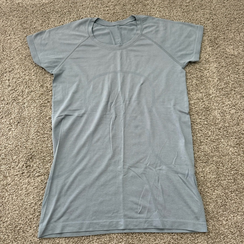 Lululemon Blue Swiftly Tech Short Sleeve T Shirt - Size 8